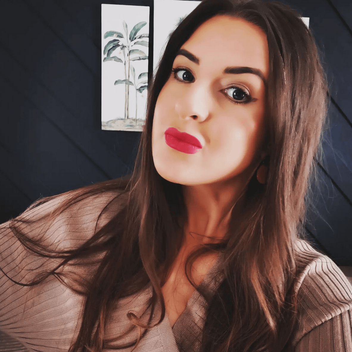 Edita-review-for-SUPER-YOU-AWARD